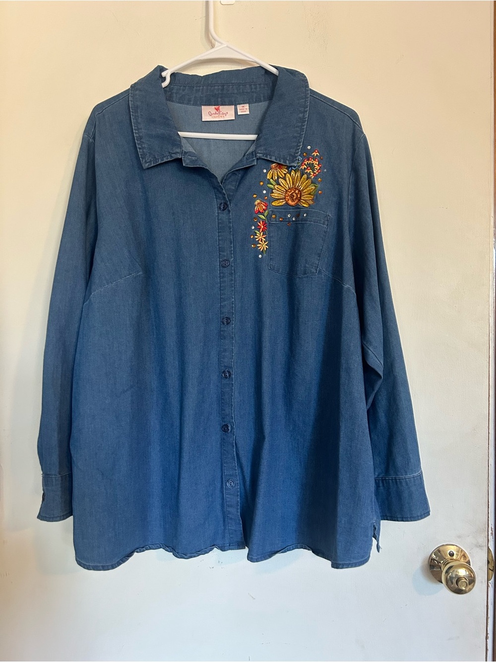 Quacker Factory denim shirt Embroidered Sunflower Button-Up Shirt 1X